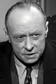 Marcel Rouzé as Un gardien