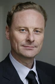 Hubertus Hartmann as Egon Schwalber