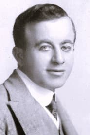 Chester Conklin as Barber's Customer