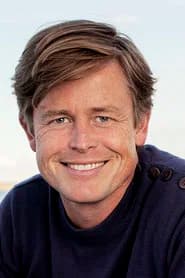 Caspar Phillipson as The European