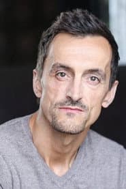 Sébastien Gill as Militant Front National 2