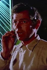 Burnell Tucker as Policeman