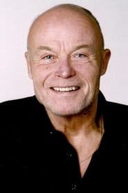 Volkmar Kleinert as Albert Jerska