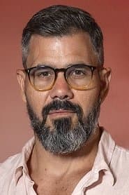 Juliano Cazarré as Soldado Tatu