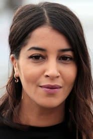 Leïla Bekhti as Nawelle