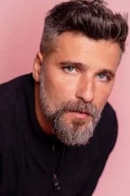 Bruno Gagliasso as Leon