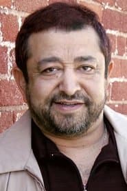 Alejandro Patiño as Strawberry Vendor
