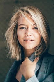 Elizaveta Kononova as Younger sister