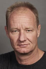 Rob Carlton as 2nd Hunter