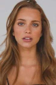 Margarida Corceiro as Leah Jones
