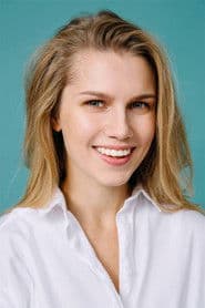 Darya Melnikova as Elder sister