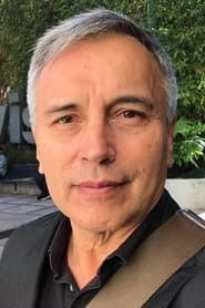 Ignacio Guadalupe as Leonardo Sánchez Nava