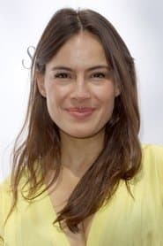 Sophie Winkleman as Susan (Older)