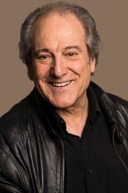 Mariano Venancio as Martin