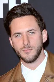 Sebastián Zurita as Oliver