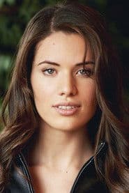 Daniela Barbosa as Dora
