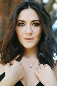Isabelle Fuhrman as Clove