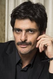 Júlio Machado as Professor Rubens