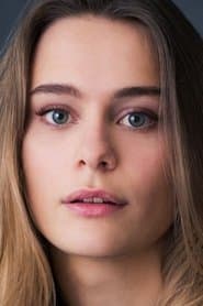 Louisa Binder as Sophia