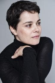 Sarah Woodruff as English Woman (uncredited)