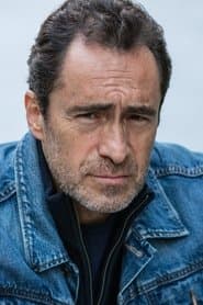 Demián Bichir as Lope