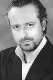 Pasquale Anselmo as Dottore (voice - IT)