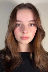 Tipper Seifert-Cleveland as Estella (12 yrs)