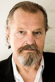 Paul Faßnacht as Onkel Frank Hauser