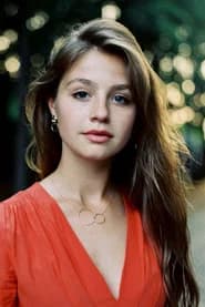Flora Thiemann as Livia Cardew