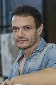 Agustín Rittano as Juan