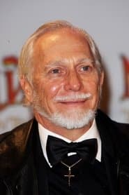 Douglas Gresham as Radio Announcer (voice)
