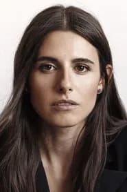 Marianne Rendón as Zoe