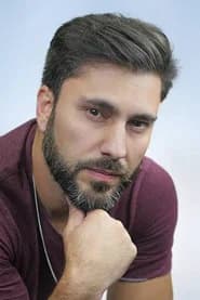 Renato Siqueira as Paulo