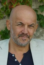 Tonio Descanvelle as Cop Sergeant