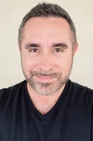 Jesús Guzmán as Pecas / Finado (voice)