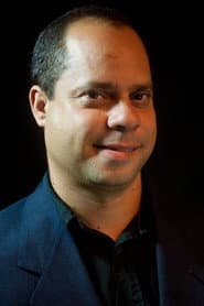 Guilherme Guaral as Marimbondo