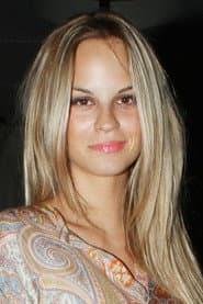 Patricia Milik Peristeri as Anna