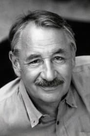 Philippe Noiret as Alfredo