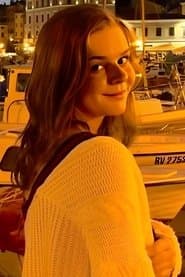 Hannah Gunn as Gordon's Daughter