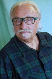 Karl-Heinz Teuber as Wig Salesman