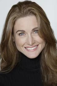 Lisa King as Queen