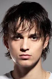 Merlin Von Garnier as Maik