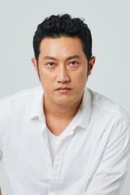 Mun Seong-bok as Woo-jin's Bodyguard