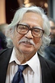 Ernesto Gómez Cruz as Don José Reyes