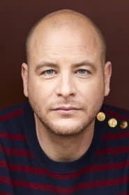 Steffen Mennekes as Manager Owen