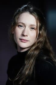 Claire Duburcq as Lauri