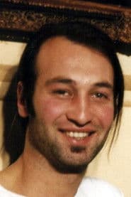 Mustafa Dok as Metin