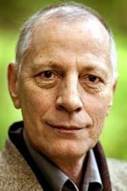 Michael Gerber as Zahnarzt Dr. Czimmy