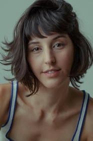 Tess Amorim as Giovana