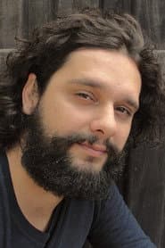 Pierre Santos as Motoqueiro Comandante
